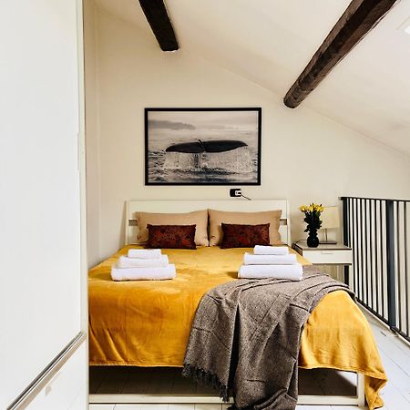 Ferienwohnung Cozy Loft In A Fashion District Of Mailand Exterior foto