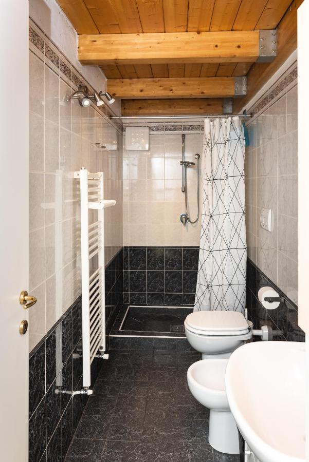 Ferienwohnung Cozy Loft In A Fashion District Of Mailand Exterior foto